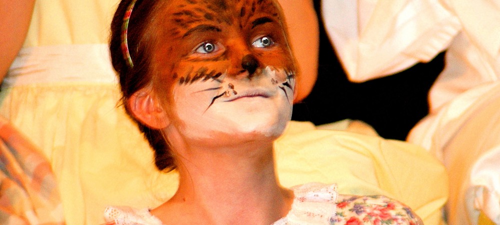 Lauren Tozer as Young Squirrell